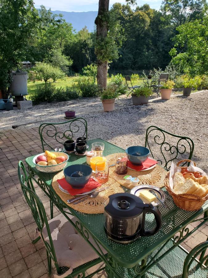 Chez Karine Bed & Breakfast Ceyzerieu Dış mekan fotoğraf